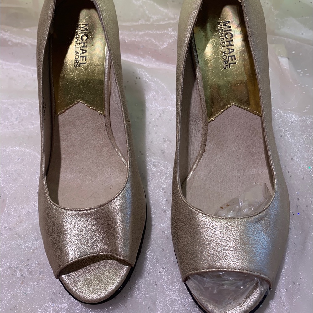 Michael Michael Kors wedge heels. - Picture 2 of 3